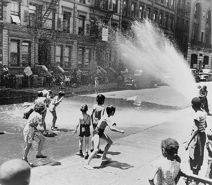 Picture illustrating the English word "Gush" (Verb) – For a liquid to flow out in a rapid and plentiful stream, often suddenly